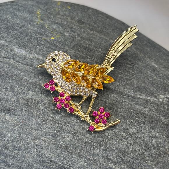 Tiny Bird Canary Rhinestone Brooch Pin NWT on Spring Branch - Picture 1 of 5